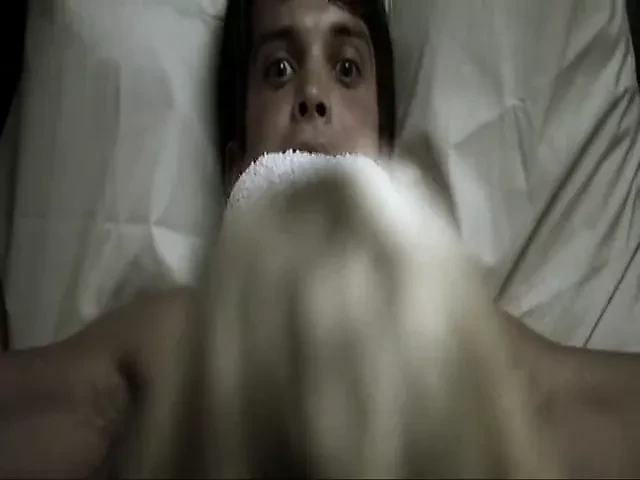 Brittany kar topu patlatma - oyuncak bebek üzerinde (2008)