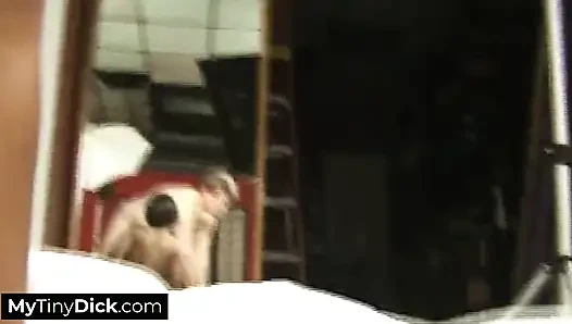 Eğlenceli bir şekilde azdırdıkça kahkahaları bulaşıcı