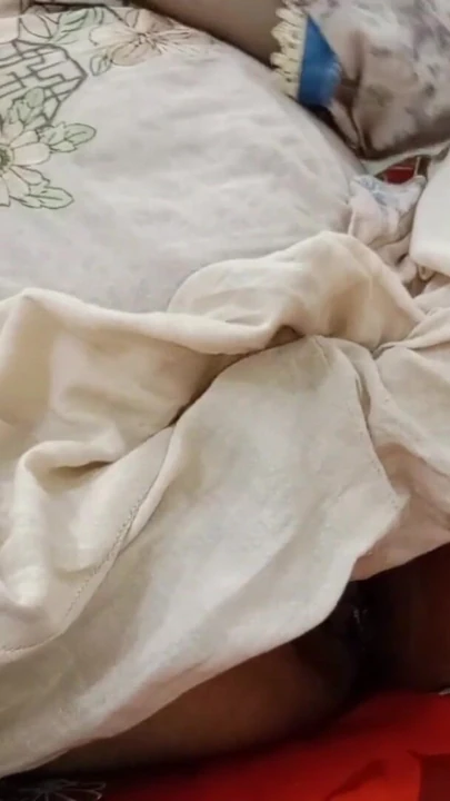 Hintli ateşli üvey anne sevgilisi olmadan seks istiyor | Klip 1