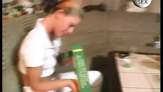 Stiefschwester lutscht das este mal meinen Schwanz