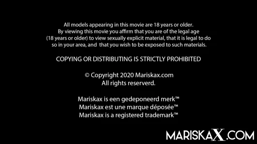 Mariskax - seksi mariska soyunma odasında becerdin alır