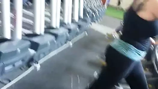 Latina milf puma kabarcık popo pt 2