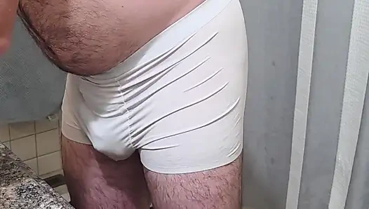 Beary tıraş olurken yakalandı, vuruş ve ateşli duş