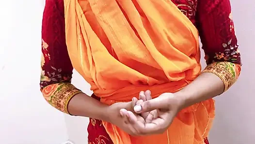 Karısı evde yokken çalışan kız amcığını sikiyor