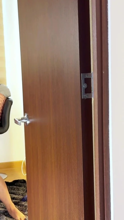 Çarpıcı latin orta yaşlı seksi kadın! Kayınvalide diğer odada inlerken heyecanlanıyor ve mastürbasyon yapıyor! | Klip 2