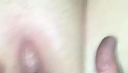 bükülmüş ve yumruklu