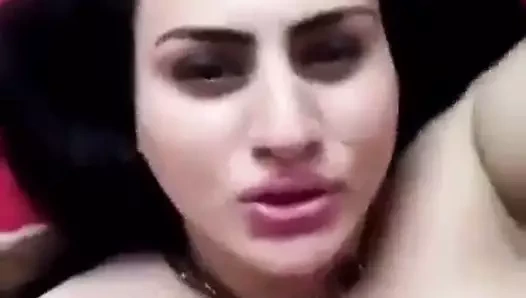 Arabic kız dik derin