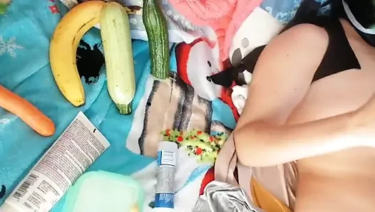 Amatör evli kadın parmaklarıyla amında mastürbasyon yapıyor