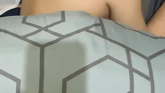 Güzel tesettürlü kız arkadan sikişiyor