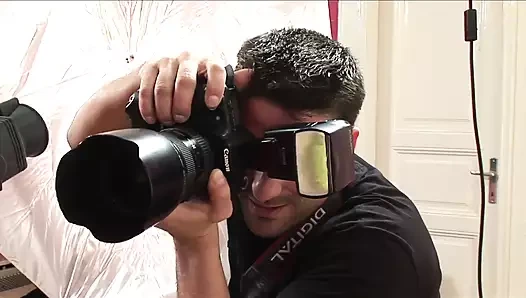 Gitta Blond ile aşk üçgeni bir sürtük her iki delikten de alıyor