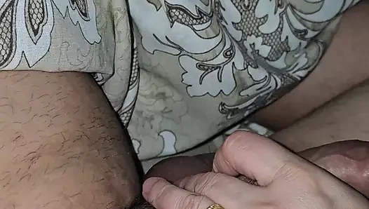 Üvey anne üvey oğlunun büyük yarağını prezervatifsiz çekti