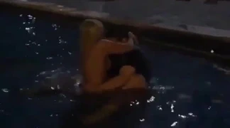 Macar amatör kamu seks içinde çeşme röntgenci