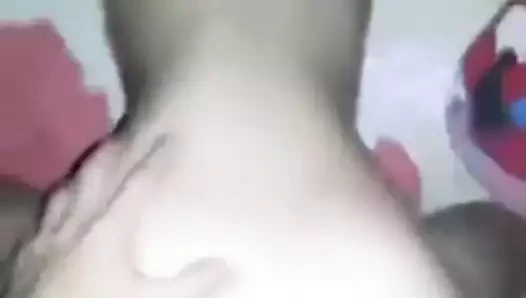 Kız kirasını ödüyor