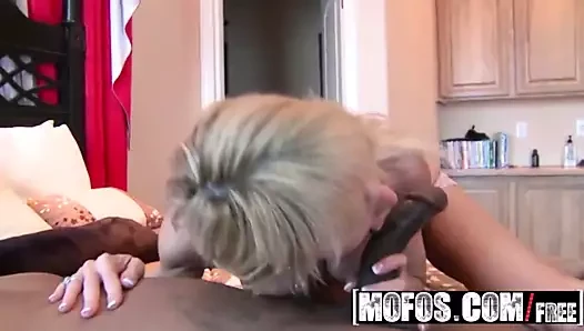 Jennla moore - herhangi bir moore kedi var - mofos