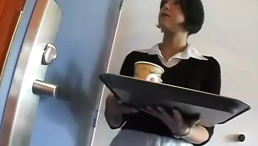 Otel odasında seri sikici (cm)