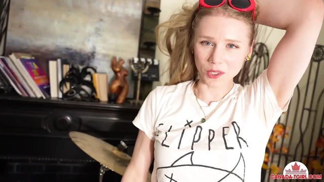 Canada tgirl - yaramaz Julia sikişme tutkusunu paylaşıyor
