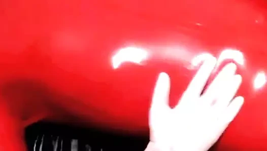 Siyah üzerine kırmızı - lateks kauçuk catsuit