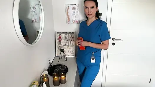 Hot Masseuse Puts On Latex Gloves For A Messy Happy Ending Cumshot
