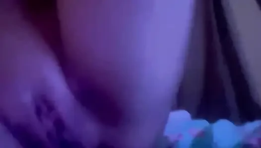 Yağlanmış hızlı mastürbasyon solo kadın yoğun, yüksek sesle inleyerek gerçek orgazm sulu ıslak amcık İranlı Fransız bebek yağlı memeler büyük boşalma