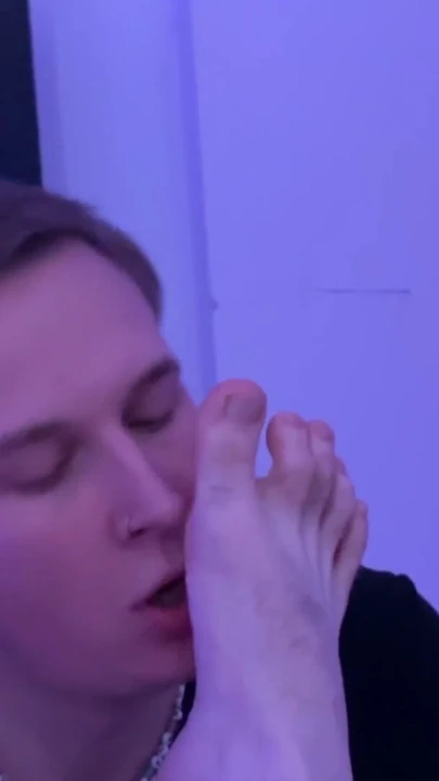 Blue-Eyes Straight Step-Brother Licking my Feet while I Jerk Off my Fat Cock | Clip 1