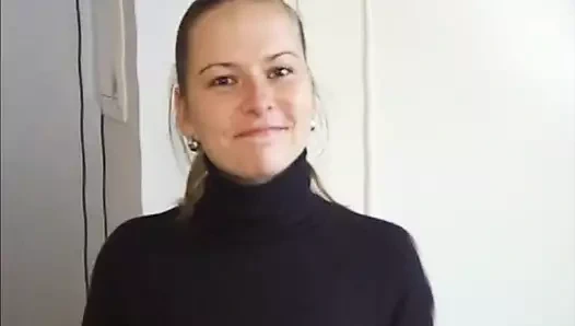 Üvey kız kardeşim Petra tıraşlı amcıklı doğal bir sarışın yaptı