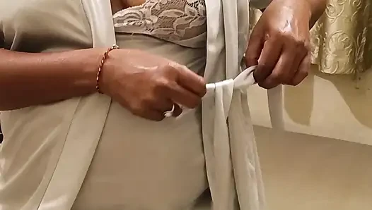 Ateşli kadın nippal emiyor
