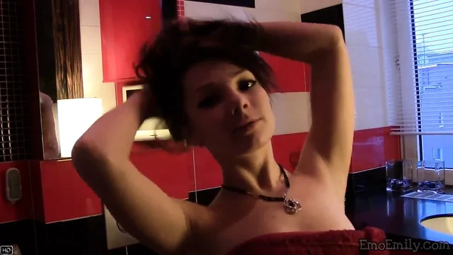 Emo emily sürtme memeler ve tıraş kedi alay