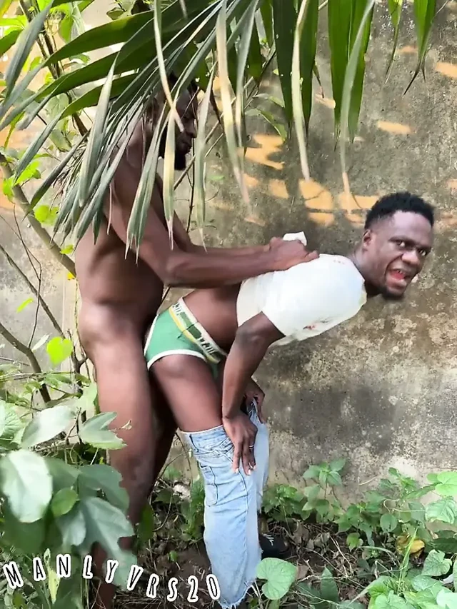 Mah Coochie'ye takıntılı adam, başka bir toplantı için geri aramak zorunda kaldı