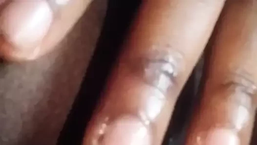 Benim de sıkı amım ve fışkırtmayla mastürbasyon yapmamı izle