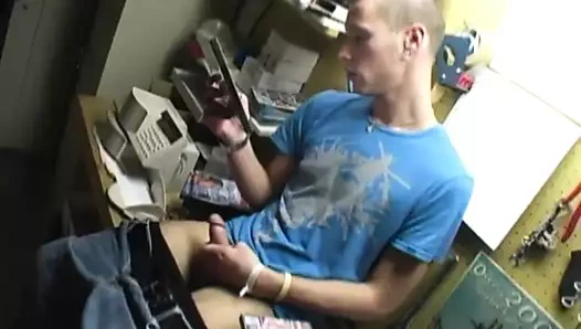 Young Brooklyn Ray Jerks Off