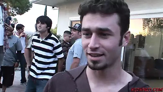 Nikki Noire şimdiye kadarki en sürtük üniversite öğrencisi