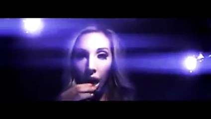 Samantha bu süper sıcak siyah ışık solo içinde kapalı alır