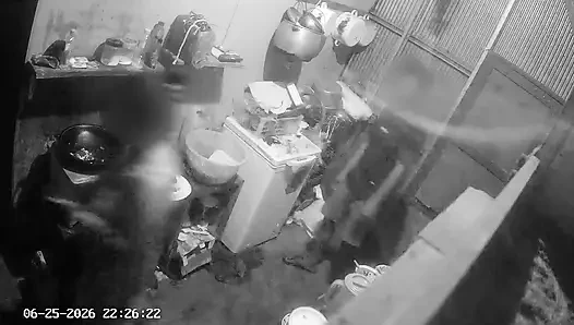 Mutfakta patronun karısıyla aldattım