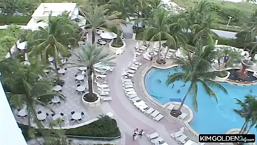 Blonde Verfuehrerin in heissem Oral-Spiel