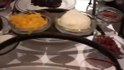 Kıçını kontrolden çıktı ve senin horoz tüm içeride squirts