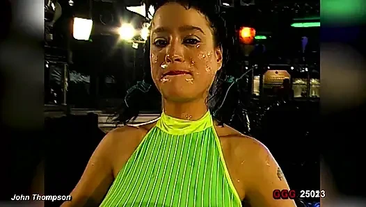 Asyalı Genç Sürtük Tek Başına Amcık Sikişi Orgazmlarında Salya Akıtıyor Ve Gözlerini Yuvarlıyor!