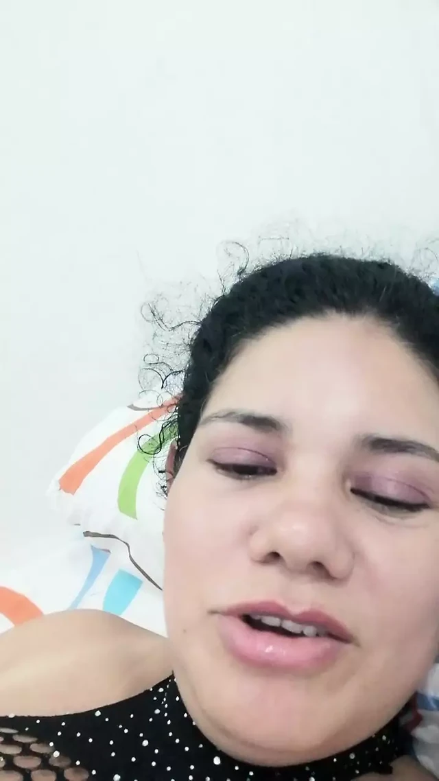 Я трахаю киску моей подруги Valkyrie