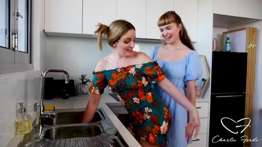 Charlie Forde'un yer aldığı lavaboya sıkıştı, Laney Day