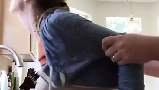 amatör karısı fucked içinde mutfak