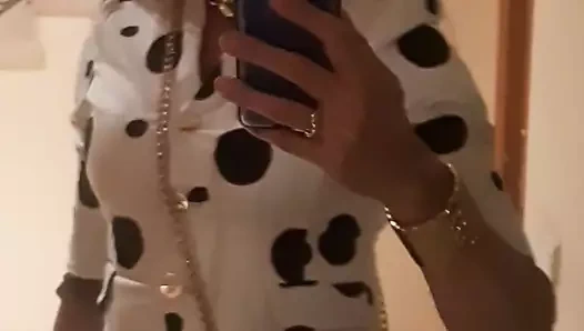 Kadın kılıklı orta yaşlı seksi kadın