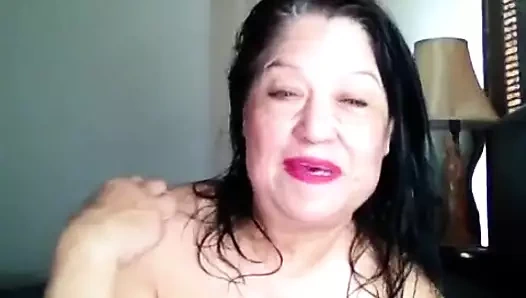 Dildomla göbek deliğime mastürbasyon yapıyor