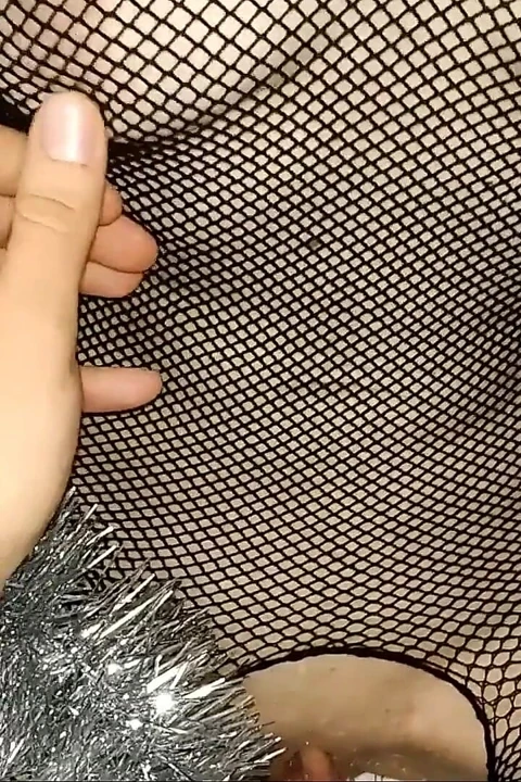 File vücut takım elbiseli hatun ayakla muamele, elle muamele, prostat ve taşak masajı yapıyor