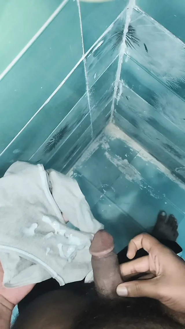 Yalnız çocuk baldızının pantolonuna💦 vurdu.