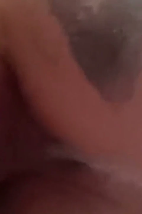 Ben onu sikip amını dölle doldururken kayınvalidem tekrar tekrar fışkırtıyor