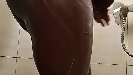 Kimsenin dokunmadığı kutsal tapınağıma bakıyorum