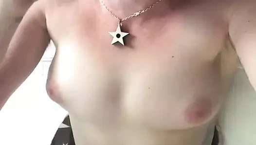 Vegas'ta refah için mastürbasyon yapıyor bebeğim! Oh evet, 48 saatlik konaklamamın tadını çıkarmak için orgazmın etkilerine ihtiyacım vardı!