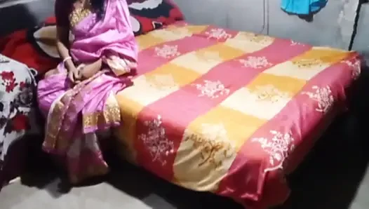 Ben ve kocam Hintli anal romantik sikişiyor
