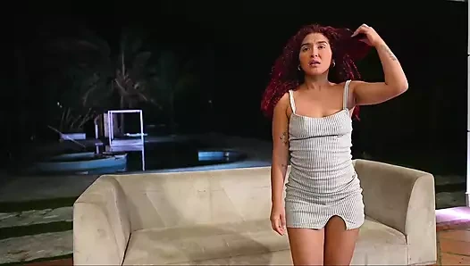 Beni yapay penisiyle çok sert sikiyor – ggmansion