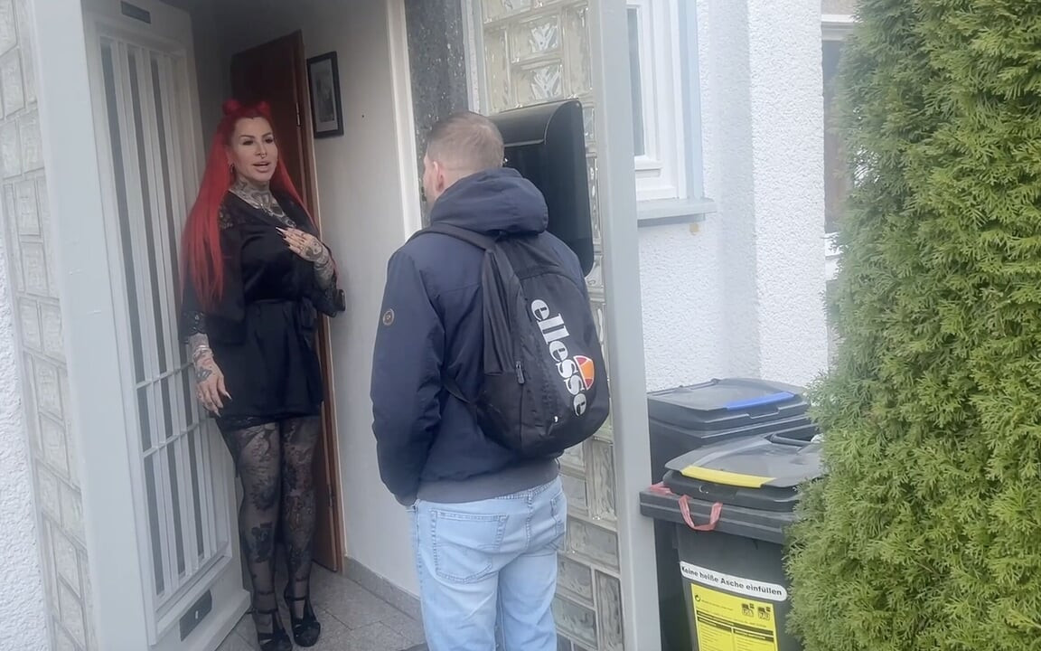 Üvey oğlumun erkek arkadaşı evde sevişti!
