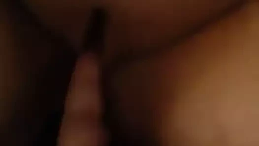 Dik genç oynama ile ona kedi